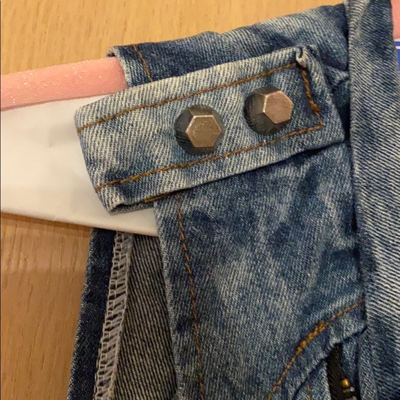 Woman’s Jean, Zip-Up Vest! - Picture 3 of 6